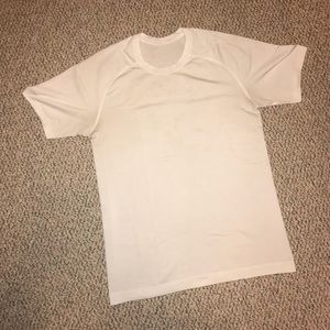 Lululemon metal vent Tshirt